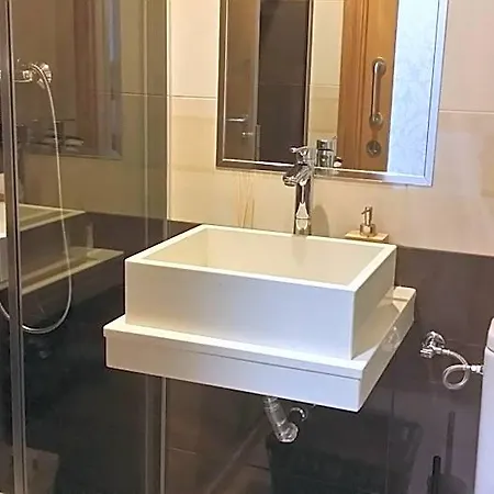 بيت شباب Ultreia *